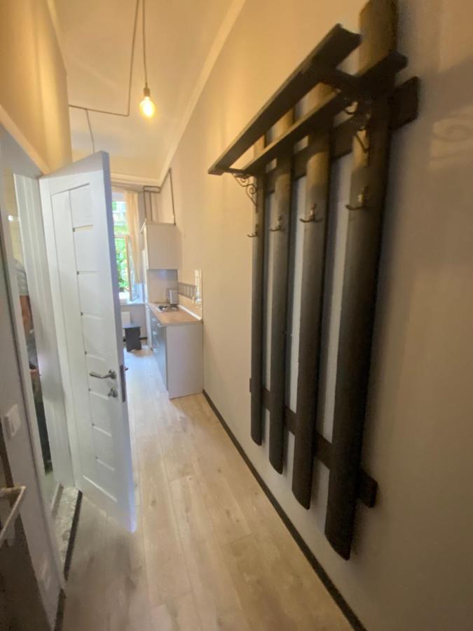 Центр На Вулиці Проспект Шевченка 12 Навпроти Макдональса З Балконом Apartment Lviv Ngoại thất bức ảnh
