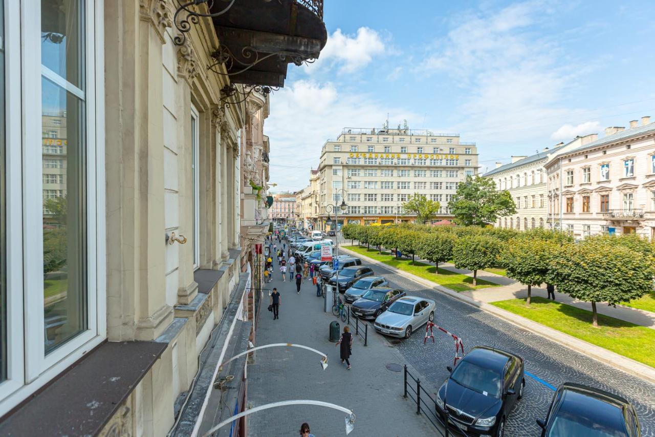 Центр На Вулиці Проспект Шевченка 12 Навпроти Макдональса З Балконом Apartment Lviv Ngoại thất bức ảnh