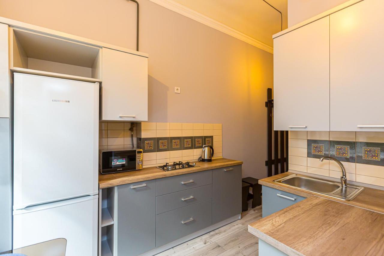 Центр На Вулиці Проспект Шевченка 12 Навпроти Макдональса З Балконом Apartment Lviv Ngoại thất bức ảnh