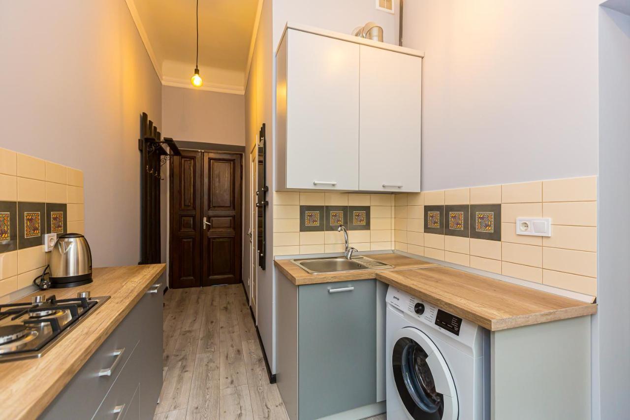 Центр На Вулиці Проспект Шевченка 12 Навпроти Макдональса З Балконом Apartment Lviv Ngoại thất bức ảnh
